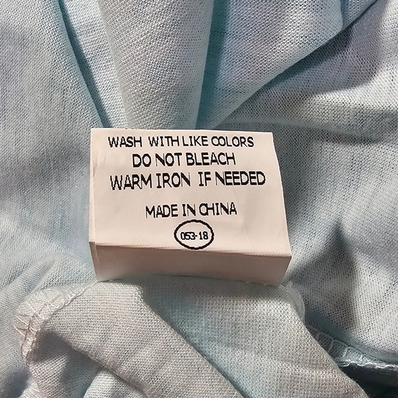 NEW!~ Neitade Tank Top Sleeveless V-Neck With Bottons, Blue Ombre, Medium - Picture 4 of 8